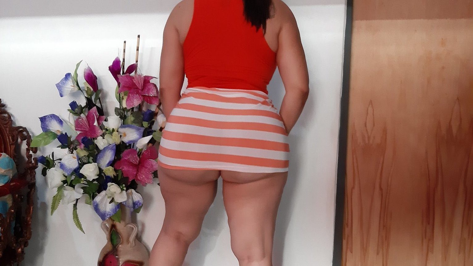 Madura fogosa, mini saia, conto erótico, sexo, contos